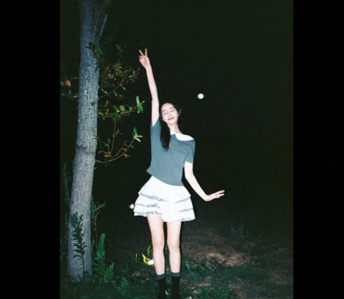 岁生日美照默默许愿幸福感十足!mg不朽情缘游戏平台白鹿晒31(图1) 岁生日美照默默许愿幸福感十足!mg不朽情缘游戏平台白鹿晒31(图1)