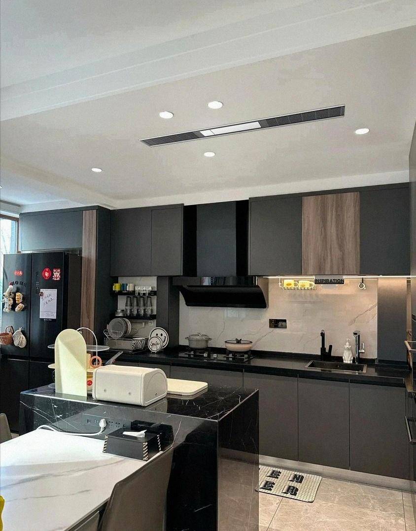 人住这套房子不靠夸张材料取胜靠把日常打理到发光干净到能映出灯具的轮廓不朽情缘游戏平台46岁秦岚的豪宅爆了全屋精致温暖一尘不染刚好适合两个(图3)