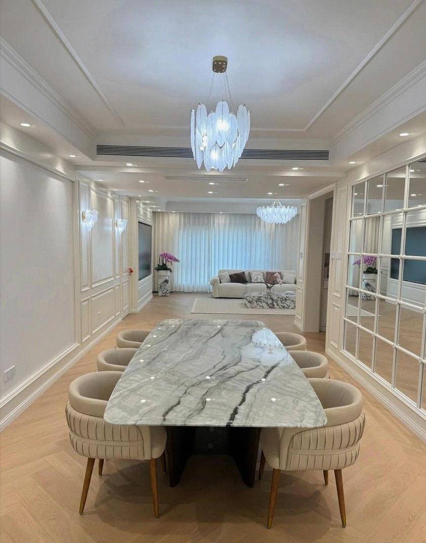 人住这套房子不靠夸张材料取胜靠把日常打理到发光干净到能映出灯具的轮廓不朽情缘游戏平台46岁秦岚的豪宅爆了全屋精致温暖一尘不染刚好适合两个(图4)